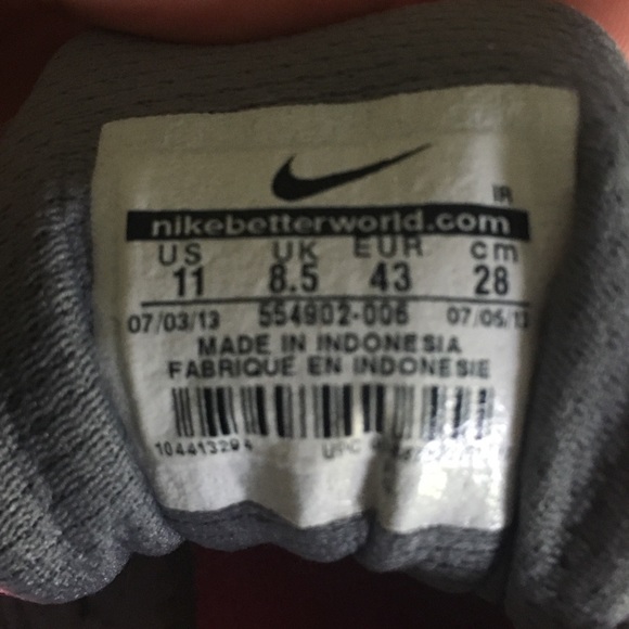 Nike Women’s Tennis Shoes Size 11 - Picture 6 of 6